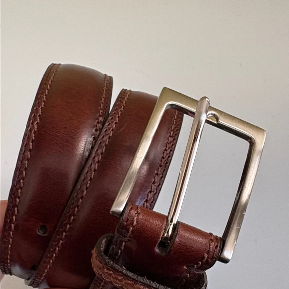 Unbranded Brown Leather Belt Silver Tone Buckle Size 34